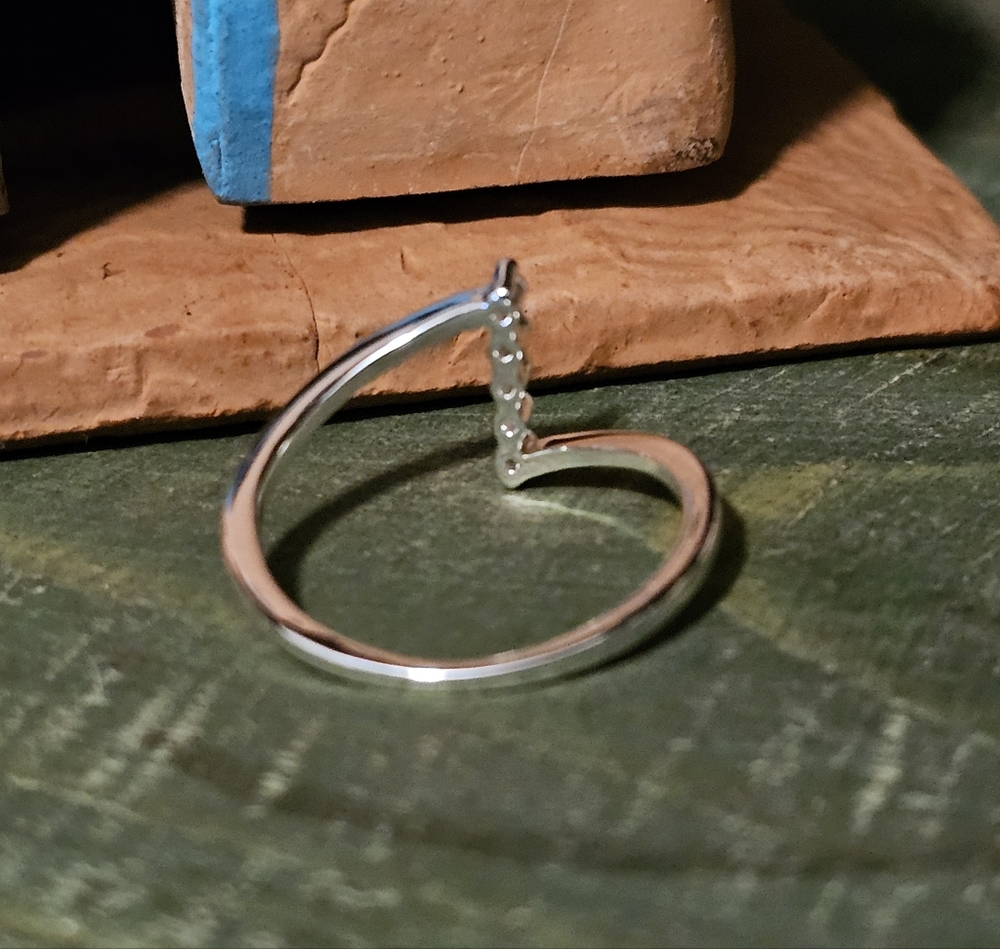 5 Star cubic zirconia thin Ring ( Size 8 ) - Picture 6 of 6